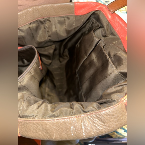 MARC by Marc Jacobs: Rose Two Tone Leather What's the T Tote Bag - Picture 8 of 14